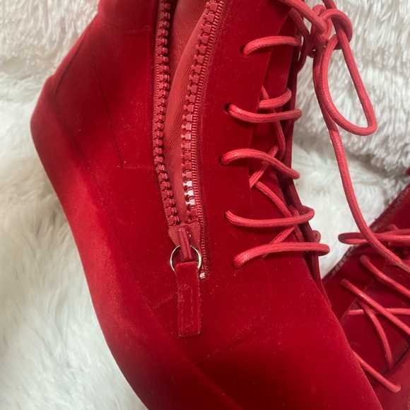 Giuseppe Zanotti Red Kriss Velvet Sneakers for men - Picture 12 of 16